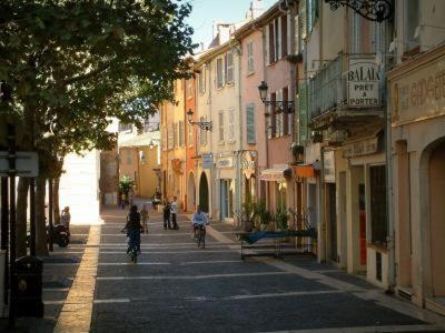 شقة Splendide Studio Au Coeur Historique De Fréjus المظهر الخارجي الصورة
